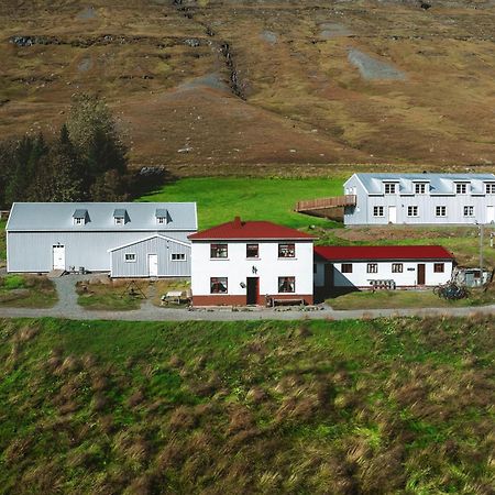 Wilderness Center / Obyggthasetur Islands Hotel Exterior photo