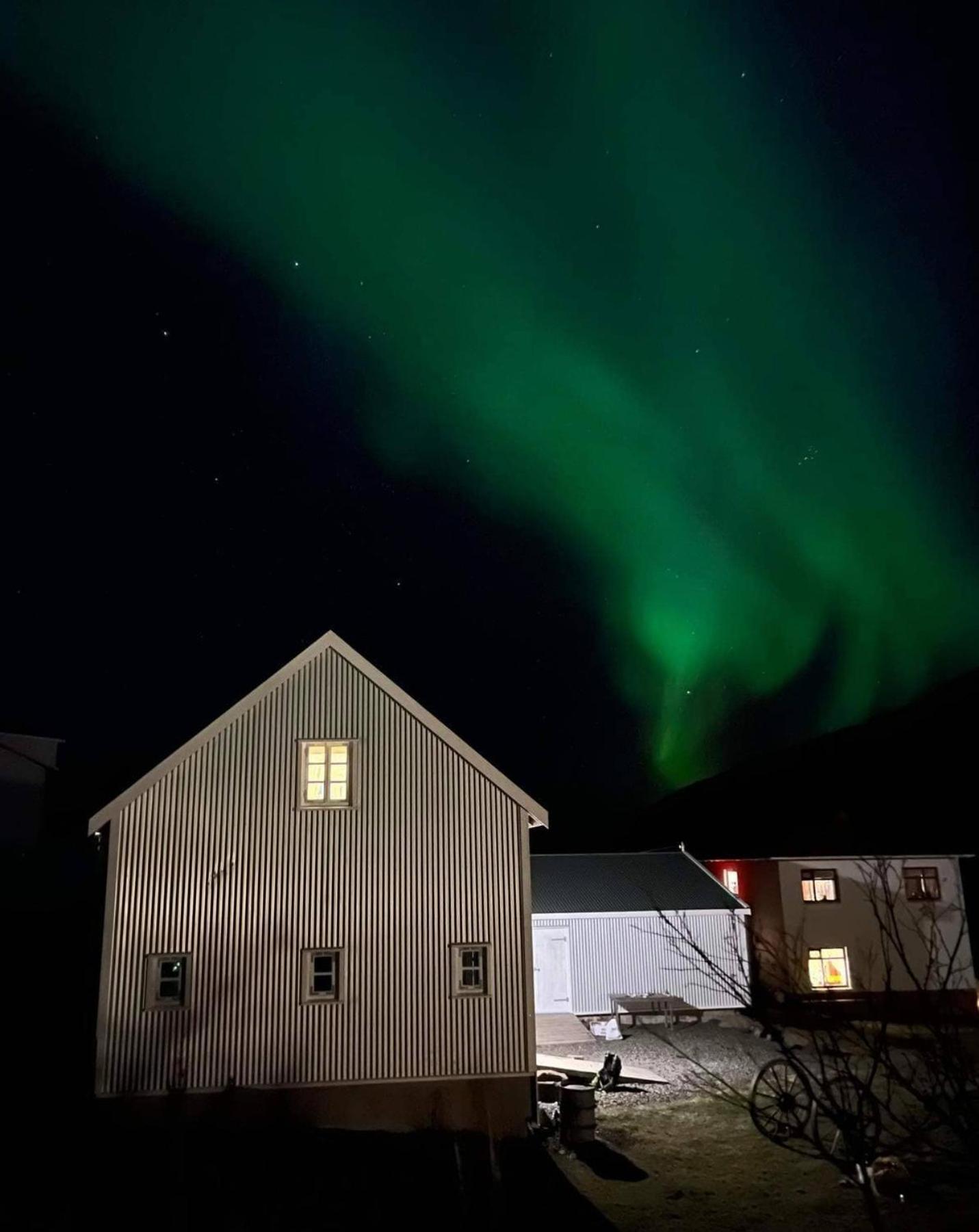 Wilderness Center / Obyggthasetur Islands Hotel Exterior photo