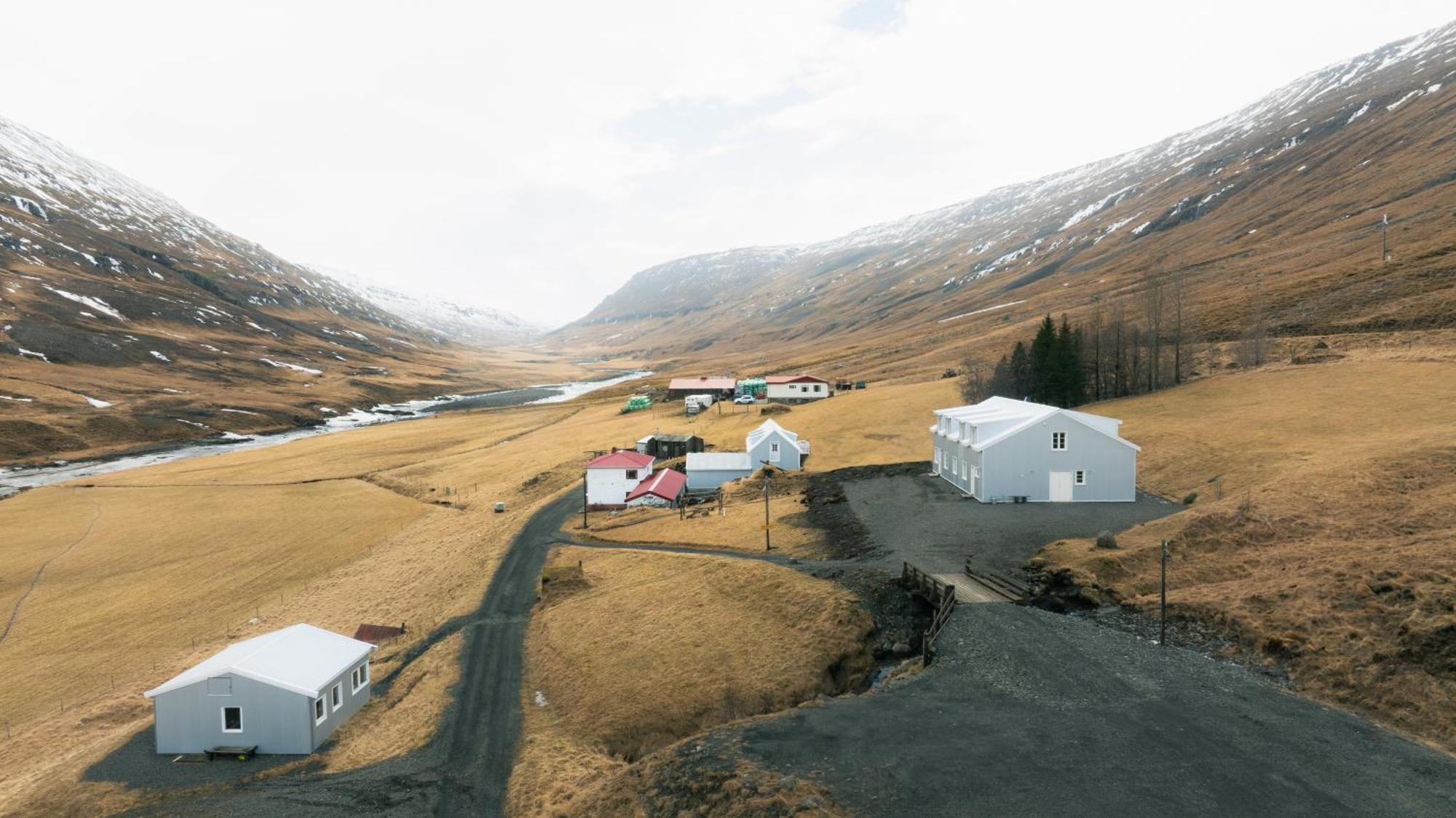Wilderness Center / Obyggthasetur Islands Hotel Exterior photo