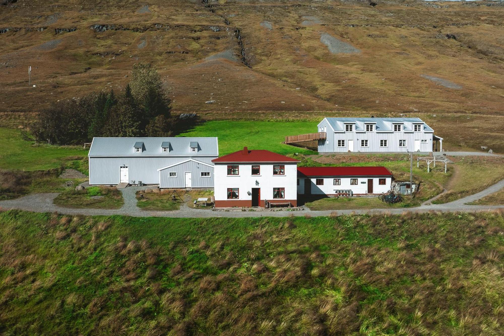 Wilderness Center / Obyggthasetur Islands Hotel Exterior photo