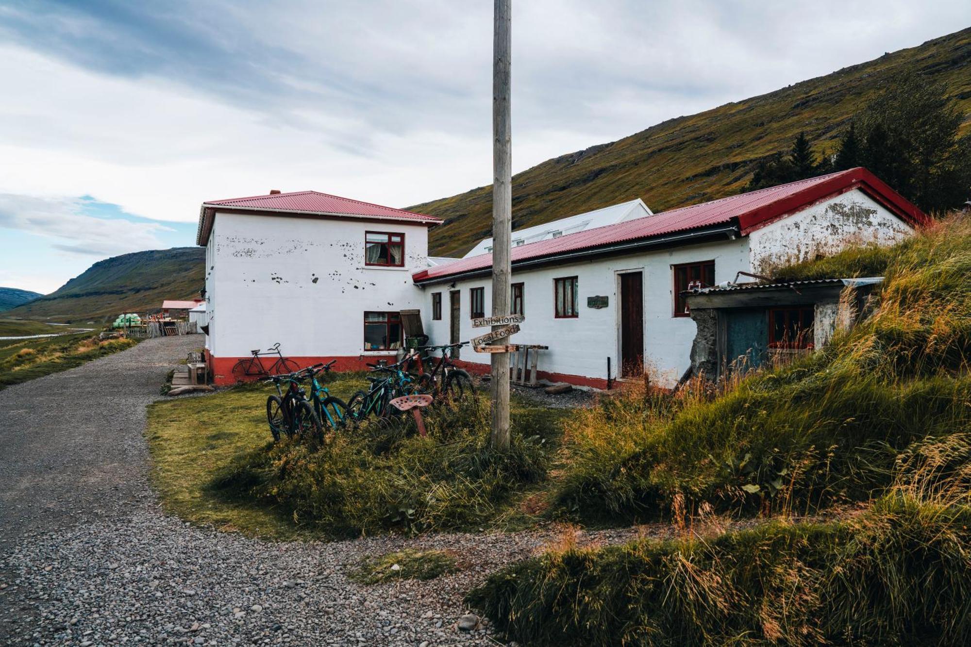 Wilderness Center / Obyggthasetur Islands Hotel Exterior photo